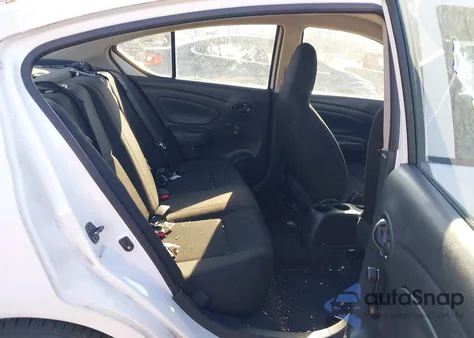 2015 Nissan Versa 1.6 S z USA, uszkodzony, nr VIN 3N1CN7AP1FL954192